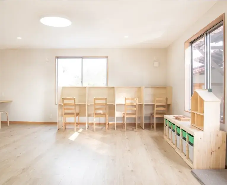 Clean and organized school room after commercial cleaning in South Florida